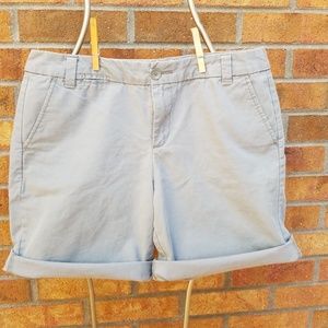 Gap gray sz.4 boyfriend roll-up khakis shorts